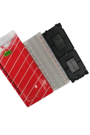 PROTOBOARD DE 830 PUNTOS BASE NEGRA DE PLASTICO (BLANCO)